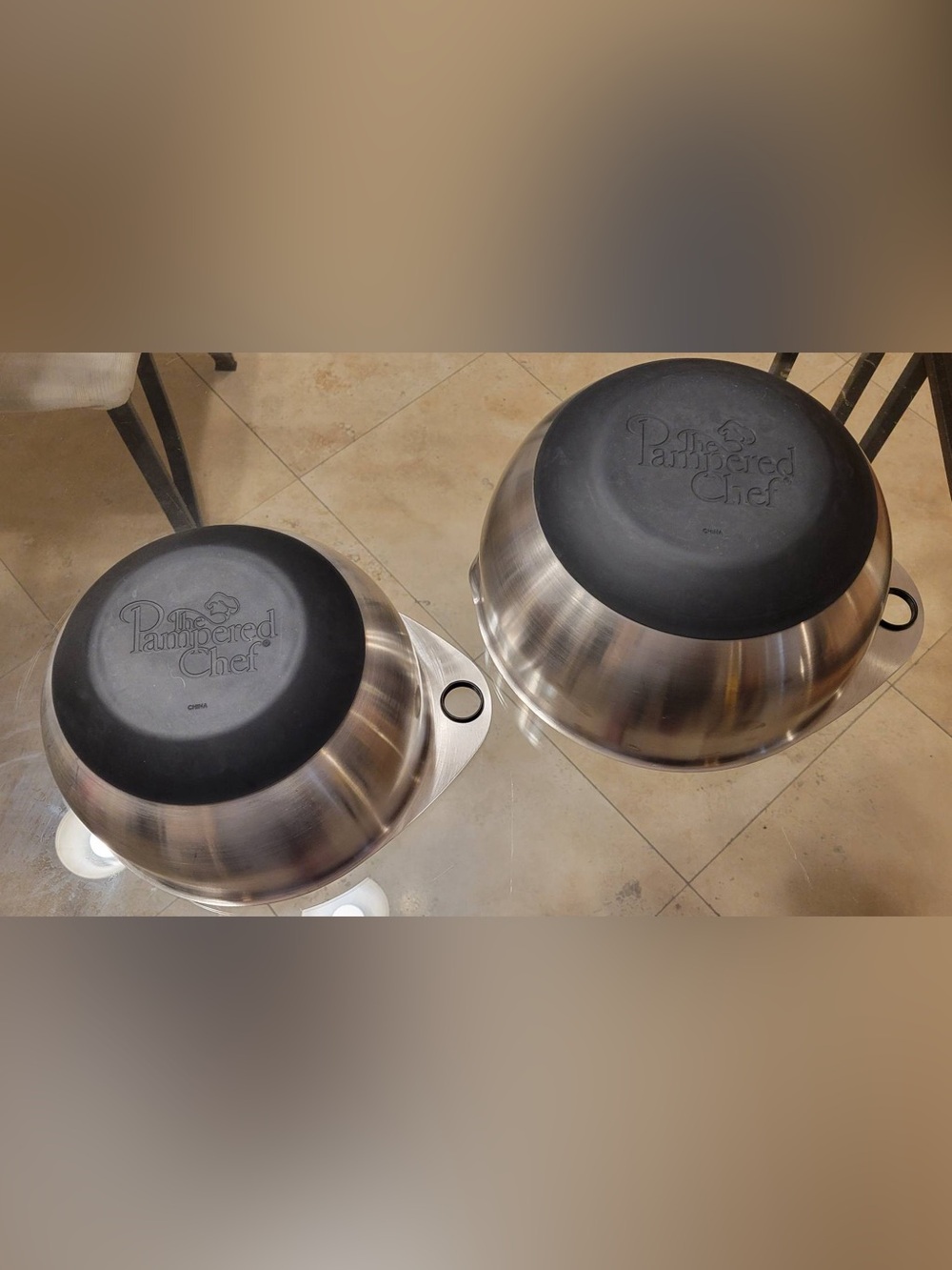Pampered Chef Stainless Steel Mixing Bowls & Lids - Set of 2 (4 Qt & 6 Qt)